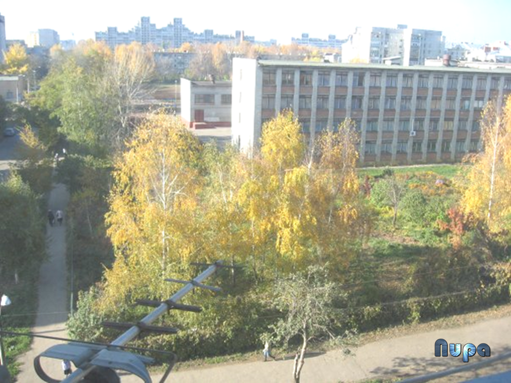 Здание школы № 28. Фотография 2006 года